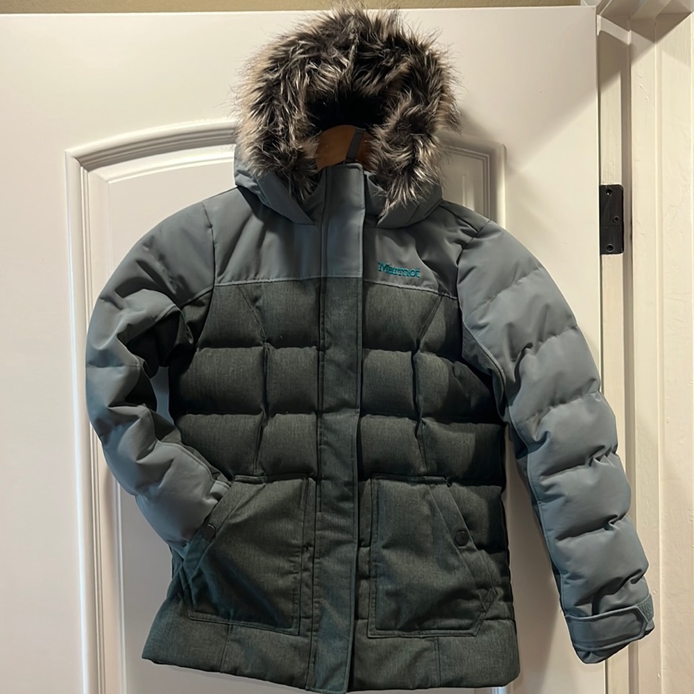 Boys M Marmot insulated jacket with removable faux fur lined hood